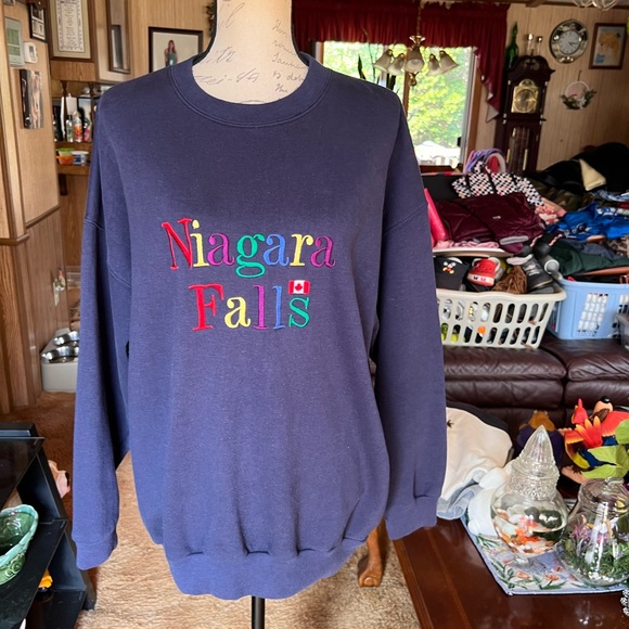 90s Niagara Falls Canada Crewneck Sweatshirt
Embroidery Spellout Blue Color. - Picture 10 of 16